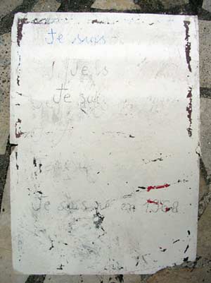 Palimpsestes (3/10), journal, plâtre, graphite, 2006