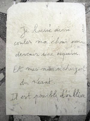 Palimpsestes (2/10), journal, plâtre, graphite, 2006